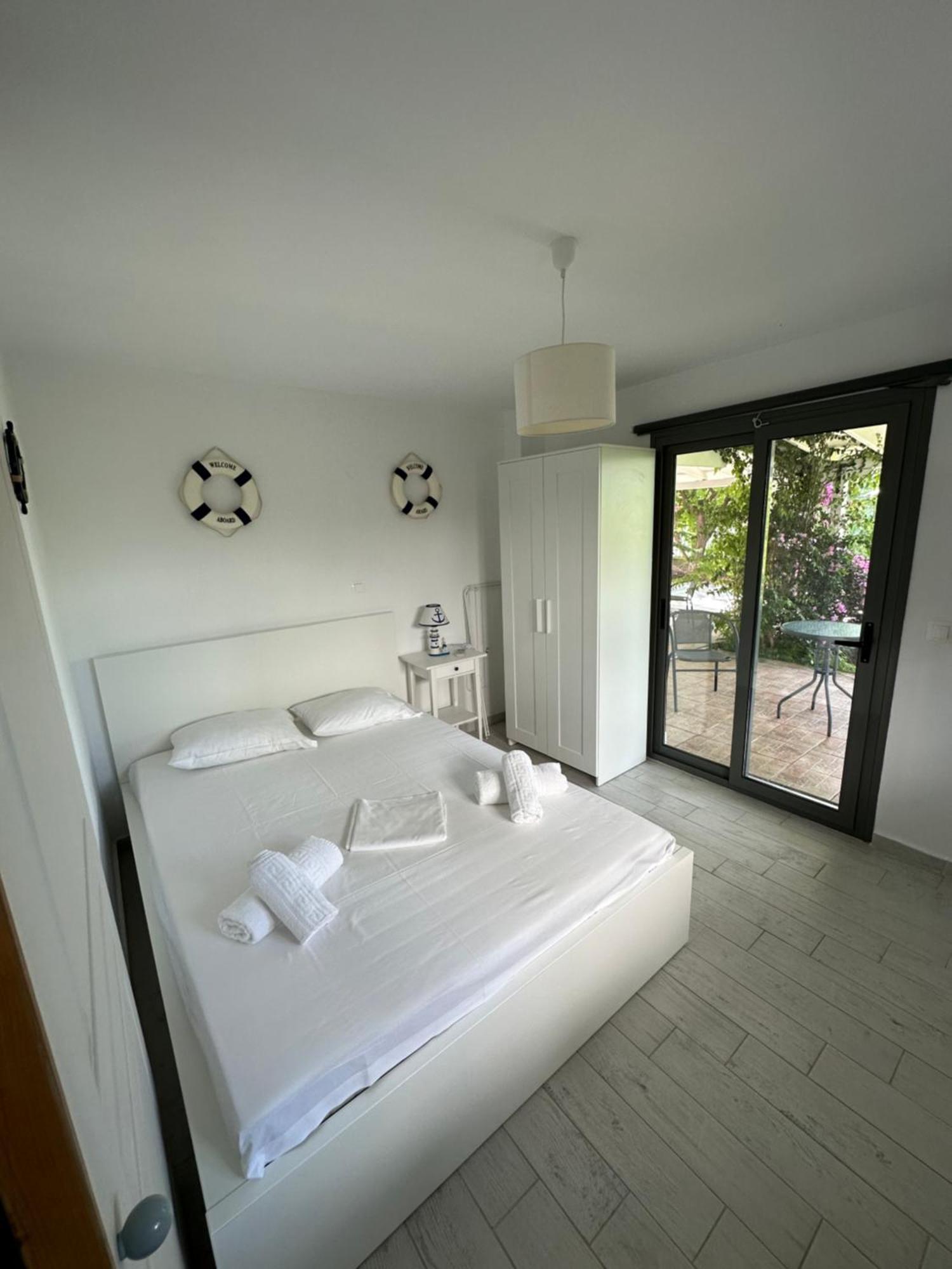 La Casa Al Mare Aparthotel Mola Kalyva Exterior photo